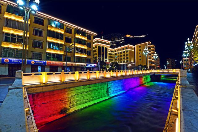 九寨沟海拔最高多少米，九寨沟海拔高度是多少米（中国最美的县城之一）