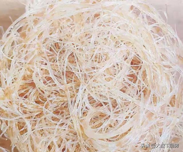 牛心菜怎么炒，菜心怎么炒好吃（大叔家的家常菜：牛心菜炒粉丝）