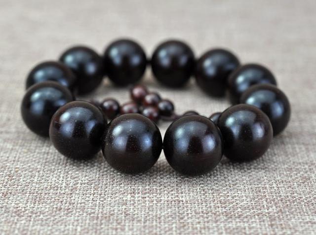 小叶紫檀沉水吗，小叶紫檀手串整串放水里下沉吗（你买的小叶紫檀手串如果不沉水说明着什么）