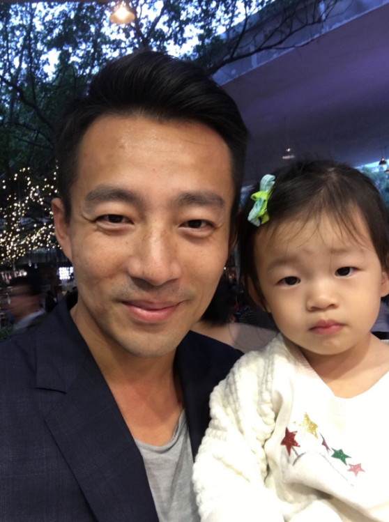 乖巧的女生外貌特征，乖巧的女生外貌特征图片（小眼睛和爸爸似复制粘贴）