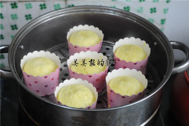 鸡蛋糕蒸几分钟，鸡蛋糕要蒸几分钟（教你做简单的蒸蛋糕）