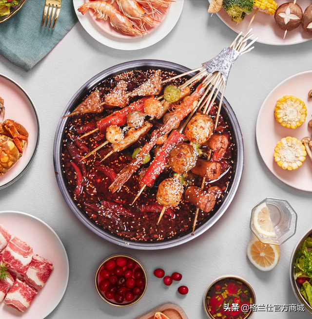 怎么用微波炉煮水饺，速冻饺子可以直接进微波炉吗（热气腾腾的饭菜就该这么做——3种小家电神助攻）