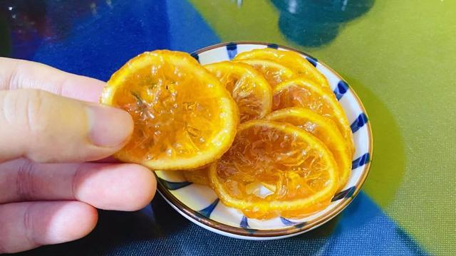 怎样做美味的糖渍柠檬，糖渍柠檬片怎么做（糖渍柠檬片，酸酸甜甜就是你）