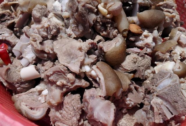 狗肉汤的做法有哪些，狗肉汤的做法有哪些图片（神仙美食狗肉煲）