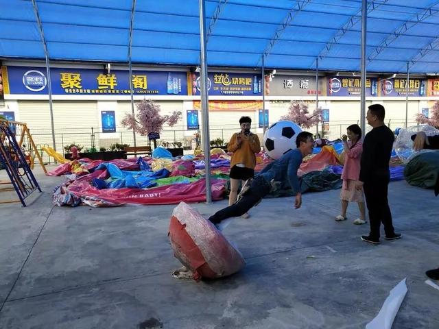 搞笑魔术天外飞仙，“天外飞仙”大唐不倒翁走红