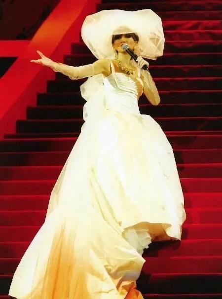 夕阳之歌歌词谐音,夕阳之歌<粤语> 夕阳之歌歌词谐音,夕阳之歌<粤语>