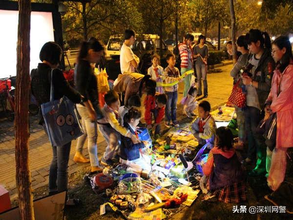 摆摊二维码收款怎么做，摆地摊收款码怎么弄（请先学会收钱这门学问）