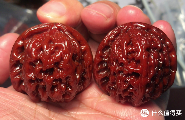 乌木手串怎么辨别真假，乌木手串真假鉴别（万物皆可盘：万字长文）