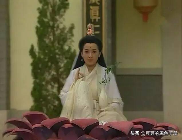 刘涛赞林心如版观音很虔诚，19版观音对比：有的像过家家