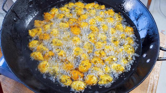 年夜饭怎么做炸货，过年吃的炸货（8道过年必备炸货）