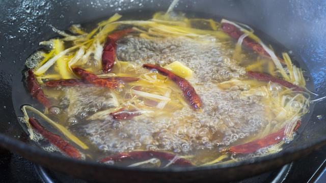 卤汤的配料及制作方法，五香卤汤的配料及制作方法（万能卤水做法及配方）