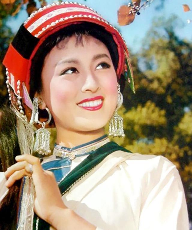 五朵金花演员表，五朵金花演员表杨丽坤（你会想起杨丽坤的阿鹏哥）