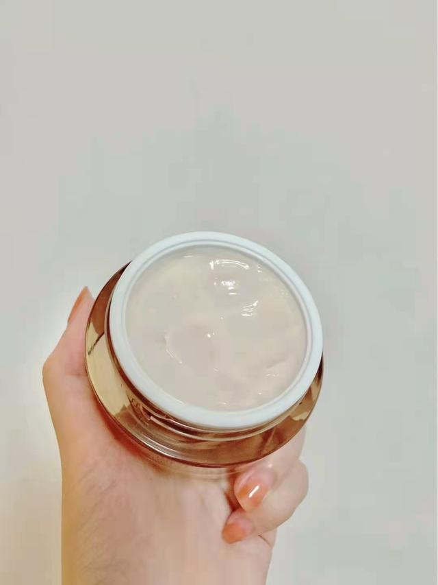 雅诗兰黛效果怎么样，雅诗兰黛怎么样（盘点5款大牌“抗老面霜”）