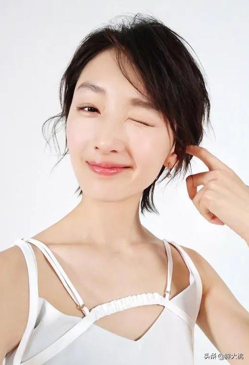 夏天晒黑了怎么变白，夏天晒黑了怎么能变白（夏天晒黑了怎么办）