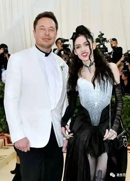 emmmm什么意思中文，emmmm什么意思（老房子着火的首富）