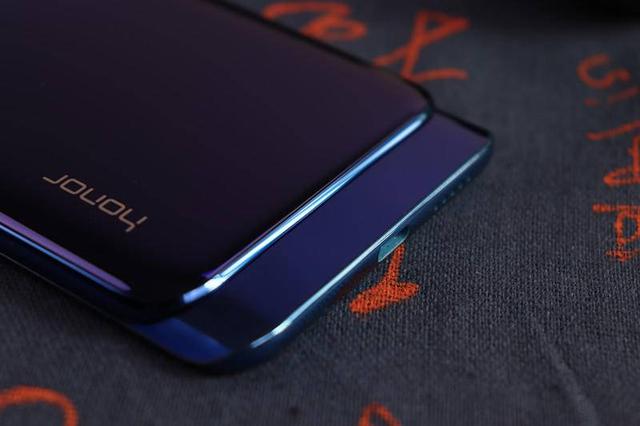 荣耀magic2，荣耀magic2优点和缺点（体验未来，顶级旗舰手机）