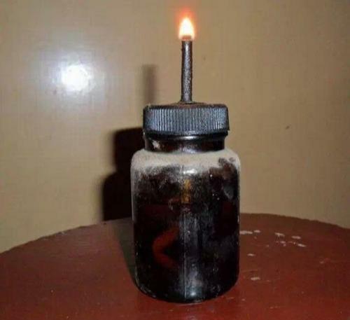 什么叫烧灯火，烧灯花是什么意思（点上煤油灯让土屋充满温暖）