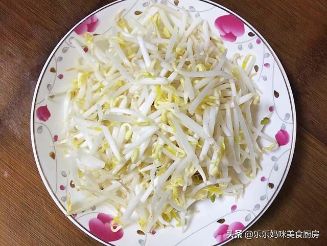 凉皮怎么炒好吃，怎样做炒凉皮好吃（在家做个陕西特色的炒凉皮）