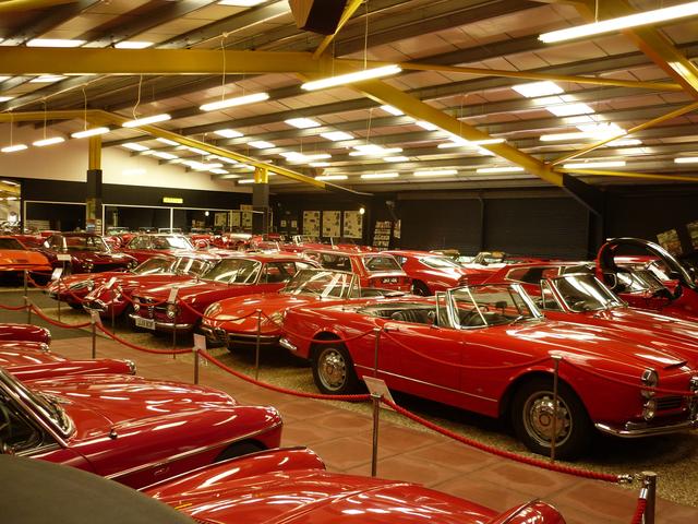 个人养一国人，壕无人性的文莱国王，文莱国王为什么那么有钱（疯狂敛财2560亿买7000辆豪车）