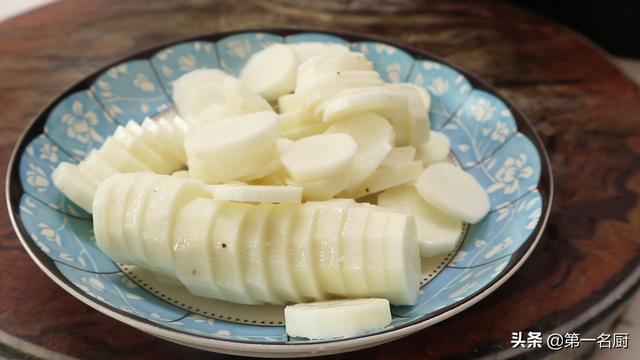 怎样蒸美味的山药肉丸子，山药肉圆子怎么做 丸子（山药又出新吃法）