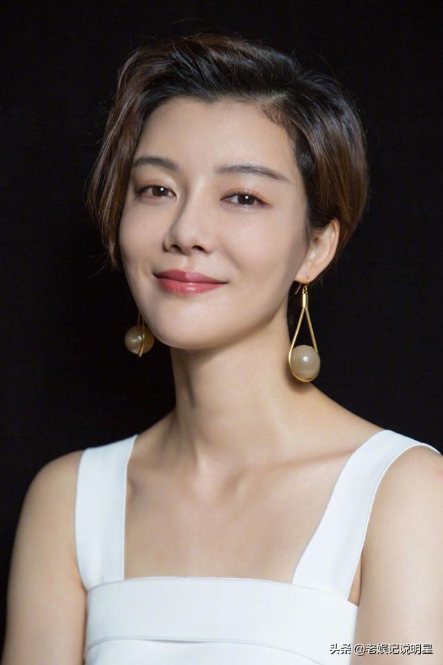 ""听说妞妞不太顺利啊?"王丽云看了同事一眼:"净瞎说