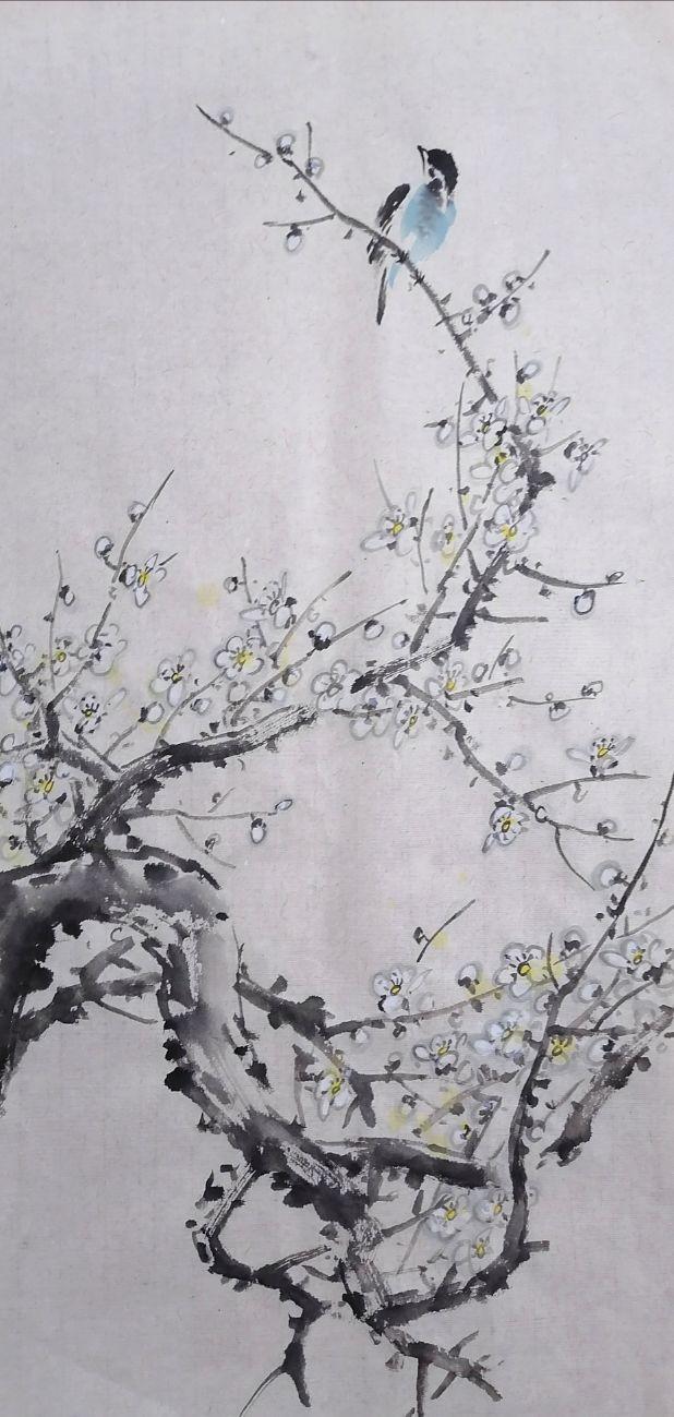 梅花的老干完成后即是画梅花枝干.枝干在梅花构图中占有很重要的位置.