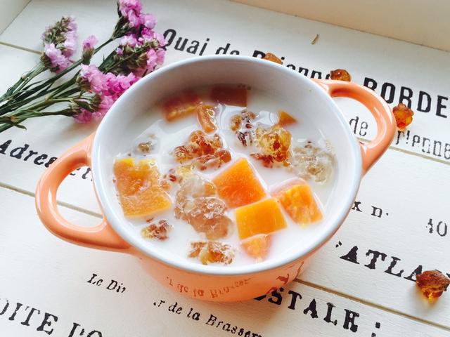 如何做木瓜炖牛奶，请问木瓜炖牛奶怎么做（跟牛奶一起炖着喝，美容养颜）