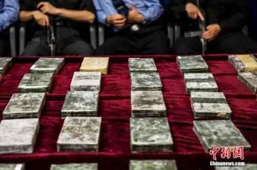 雷霆扫毒人物关系，3000多警力围剿“毒村”