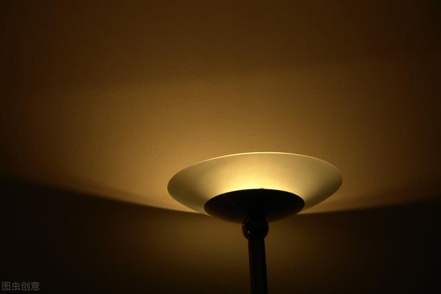 流明和亮度有什么区别，流明是什么意思（灯光亮度为什么要看流明）