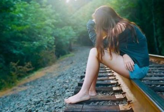 偏心的父母如何对待，偏心的父母如何对待自己（父母偏心，我该如何面对这个坎）