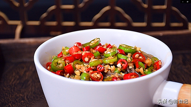 酸辣蕨根粉的做法大全，香辣蕨根粉的做法（大厨教你酒店做法）