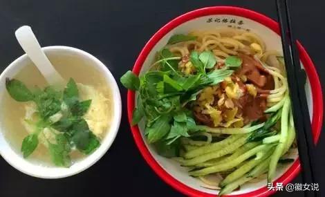 油蛤蟆怎么做才好吃，安徽临泉经典美食不吃遍绝不罢休
