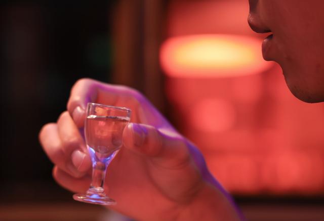 drunkard，酒鬼英文怎么翻译（外国人和中国人的8大喝酒境界）