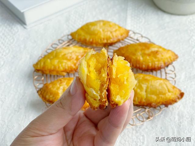 蛋挞菠萝酥制作方法，蛋挞皮菠萝包的做法（香酥掉渣的菠萝酥）