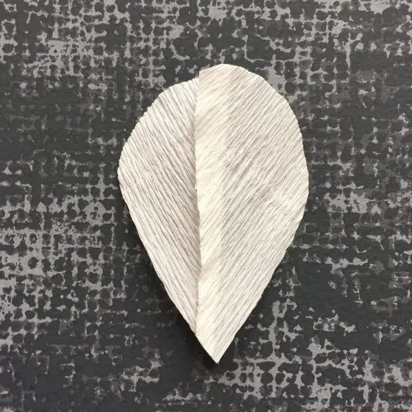 手工花朵制作方法，彩纸手工制作花朵的方法（喜欢花哪儿还用买）