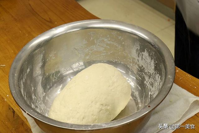 韭菜鸡蛋虾皮饺子，韭菜木耳鸡蛋虾皮蒸饺的家常做法（韭菜鸡蛋馅饺子这么调）