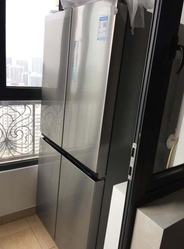 冰箱可以放阳台吗，冰箱放在阳台风水好吗（邻居买了双开门冰箱）
