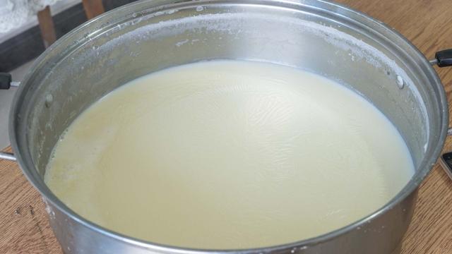 一斤黄豆能做几斤豆腐，做豆腐一斤黄豆几斤水（2斤黄豆出8斤豆腐）