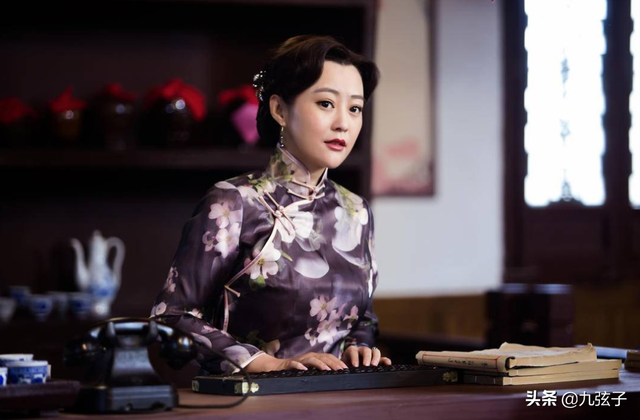 郝蕾给邓超颁奖是什么节目，郝蕾给邓超颁奖视频回放（禁片背后的女人郝蕾）