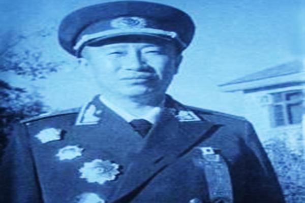 中国十大元帅排名，十大元帅排名（少将都是谁排第一位）