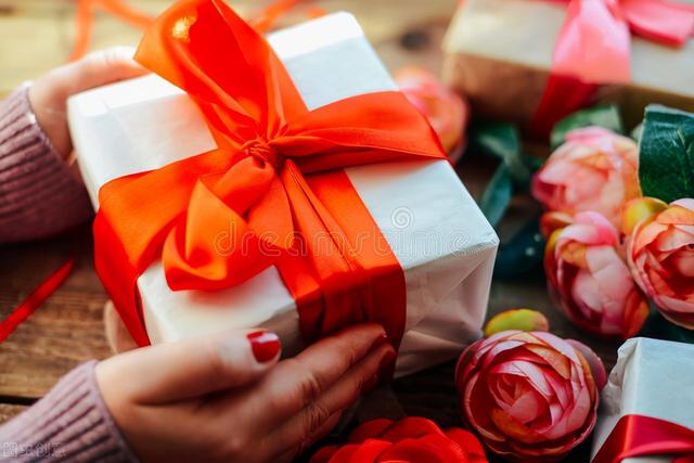 结婚送什么礼物，结婚送什么礼物有意义（好看又实用的结婚礼物）