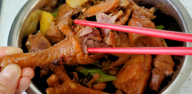 老母鸡怎么快速炖烂，怎样才能快速炖烂老母鸡（40分钟鸡肉软嫩入味）