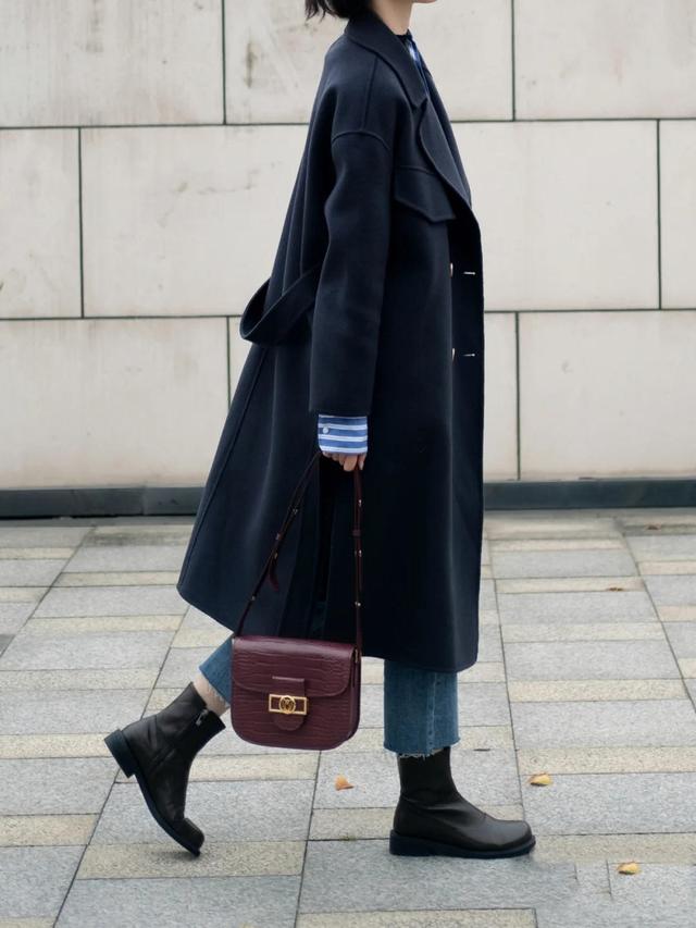 三明治面料是一种什么材质，三明治面料是一种什么材质的面粉（这个秋季火了一种穿法）