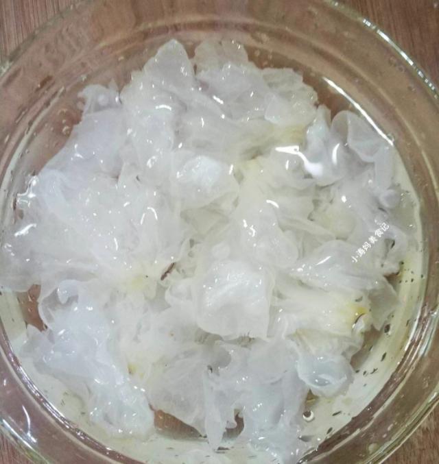 木瓜糖水的做法大全及其功效，木瓜可以做什么糖水（三步教你做一道养颜汤）