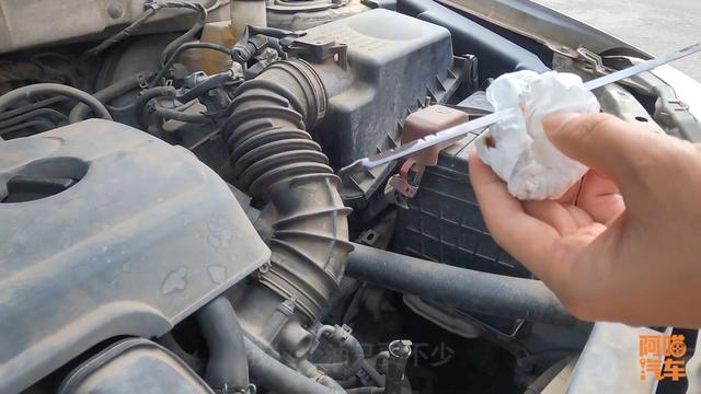 手动变速箱油多久换一次，厂家说的终身免维护靠谱吗