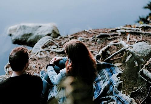 beside怎么读，besides