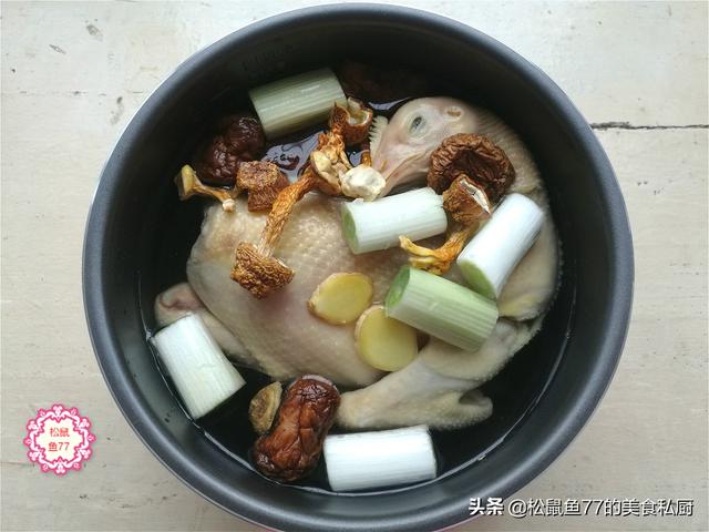 姬松茸怎么洗干净，姬松茸怎么清洗（一到冬天我家就爱喝这汤）