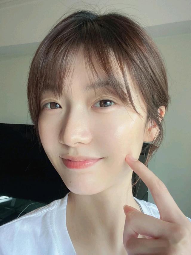 雅诗兰黛红石榴系列，雅诗兰黛红石榴系列适合什么肤质（敏感皮别用粉水）