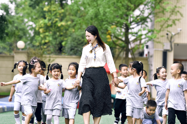 给小学毕业儿子的寄语，给儿子的小学毕业寄语（成都17所学校写给孩子的毕业寄语）