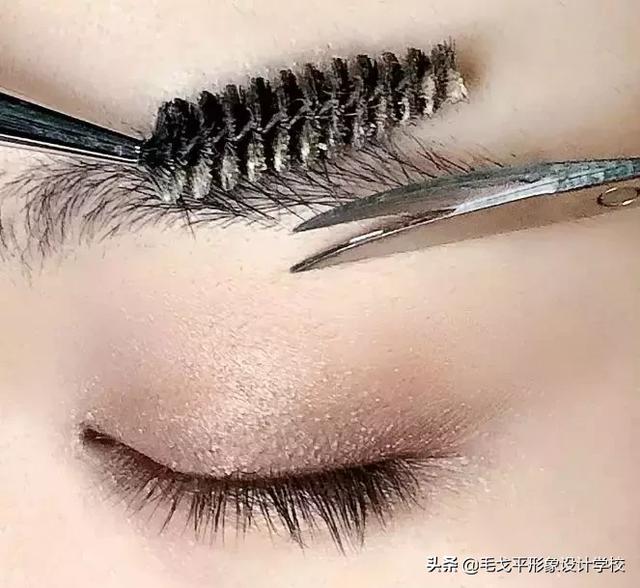  如何快速学画眉毛，四款超详细画眉教程 